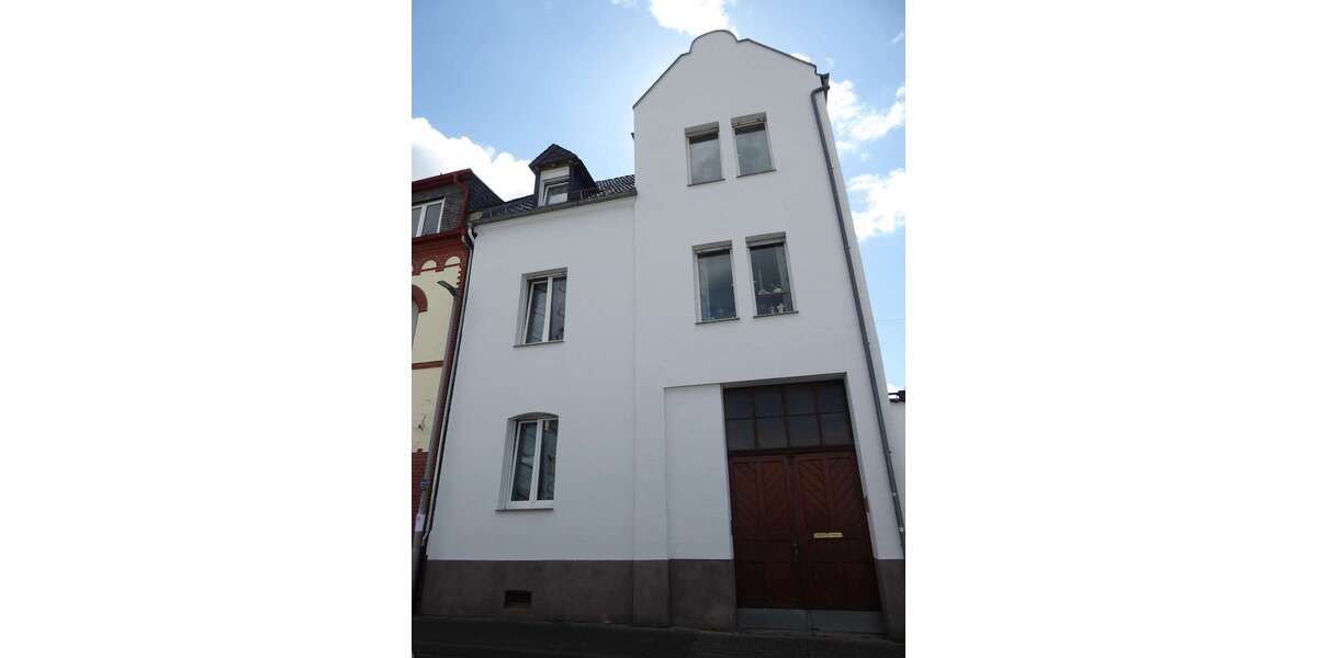 Einfamilienhaus Wiesbaden Schierstein - 9 Zimmer, 164 m&sup2;, 450.000&euro; | Angebot:26932860