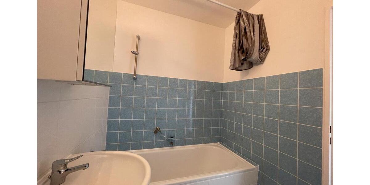 Hochparterre Wiesbaden Mainz-Amöneburg - 2.5 Zimmer, 77 m&sup2;, 260.000&euro; | Angebot:26690446