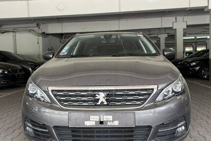 Peugeot 308 120.300 km 9.999 &euro; Mainz 55128
