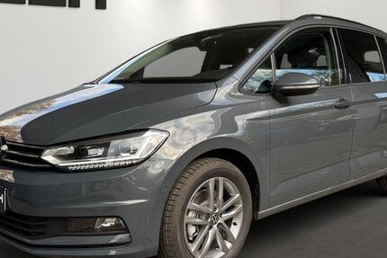 VW Touran 2.500 km 41.490 &euro; Eltville 65343