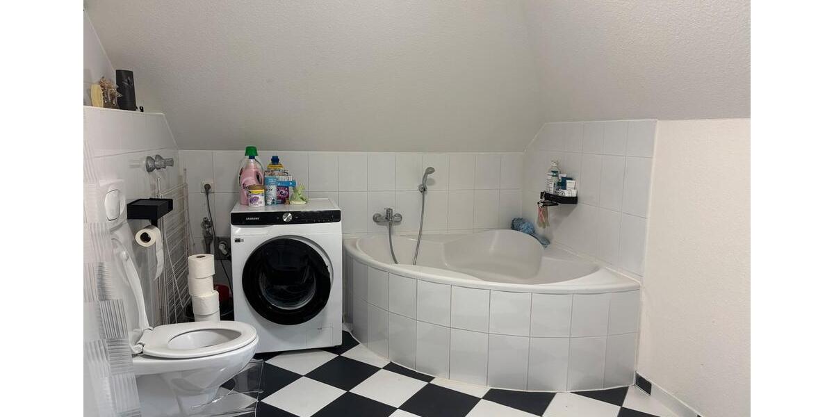 Dachgeschoßwohnung Wiesbaden Mainz-Kostheim - 2 Zimmer, 47 m&sup2;, 850&euro; | Angebot:25440027