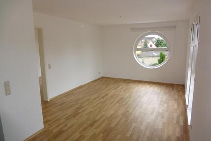 2ZKB* per sofort* EBK* KFZ-Stellpl.* frisch renoviert* Rolläden* tgl.Wannenbad* 1 Pers*Wolfskehlen