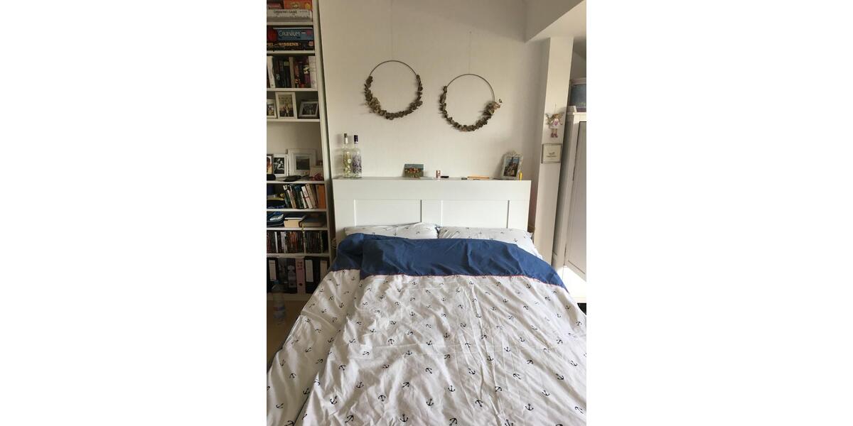 Dachgeschoßwohnung Wiesbaden Biebrich - 2 Zimmer, 85 m&sup2;, 1.090&euro; | Angebot:25239304