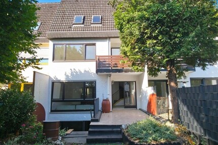 *OF-Rosenhöhe - familienfreundliche Lage - großes Reihenhaus mit viel Potenzial*