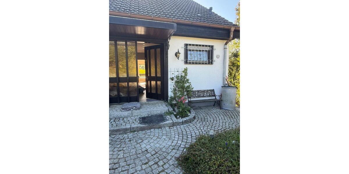 Einfamilienhaus Taunusstein - 5 Zimmer, 148 m&sup2;, 2.350&euro; | Angebot:26482307
