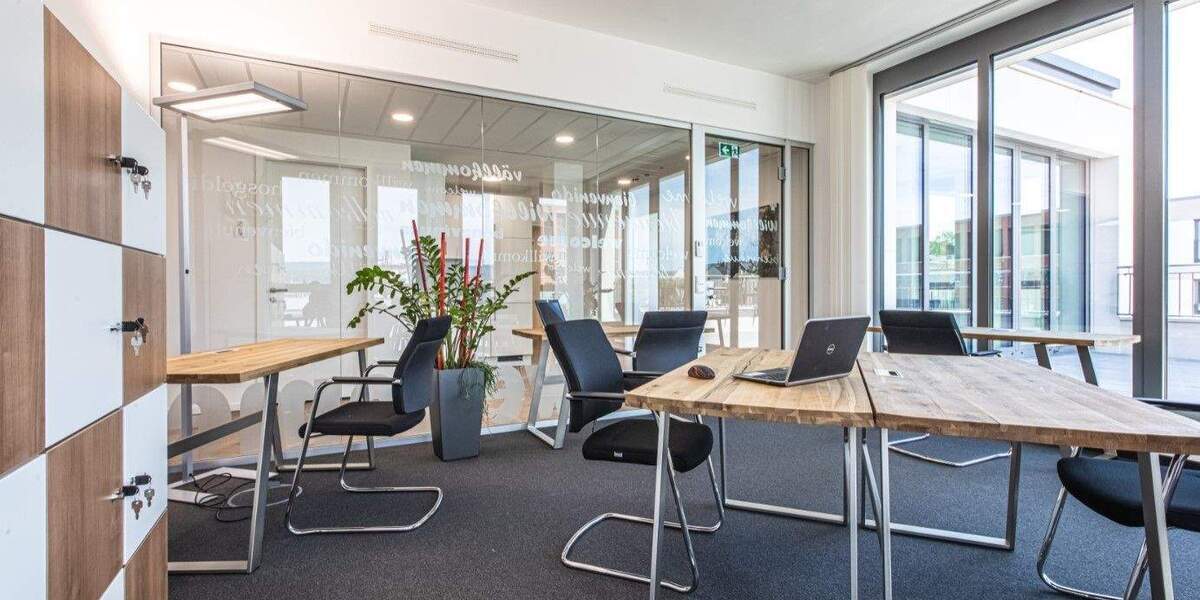 Wiesbaden: Coworking FlexDesk - Keine Mindestlaufzeit, Dachterrasse zimmer