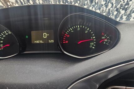 Peugeot 308 143.075 km 7.990 &euro; Wiesbaden 65203