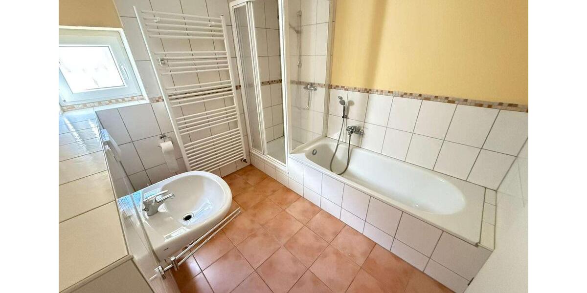 Etagenwohnung Trebur - 3 Zimmer, 98 m&sup2;, 990&euro; | Angebot:25403851