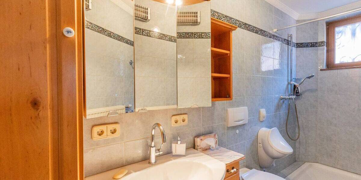 Mehrfamilienhaus, Wohnhaus Bischofsheim - 8 Zimmer, 275 m&sup2;, 850.000&euro; | Angebot:26498821