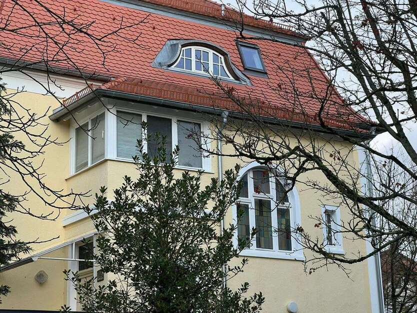 Haus zum Kaufen in Wiesbaden 1.590.000 € 250 m²