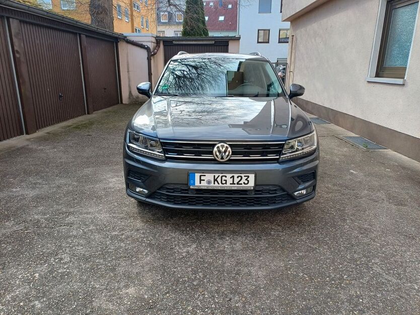 VW Tiguan 83.500 km 18.000 € Frankfurt 60599