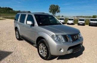 Nissan Pathfinder 178.000 km 21.000 &euro; Wiesbaden 65195