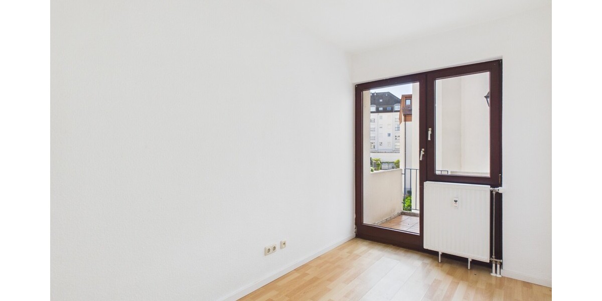 Stilvolle 3-Zimmer-Eigentumswohnung in attraktiver Lage von Wiesbaden mit Loggia und TG-Stellplatz - Etagenwohnung Wiesbaden Biebrich | Angebot:27248934