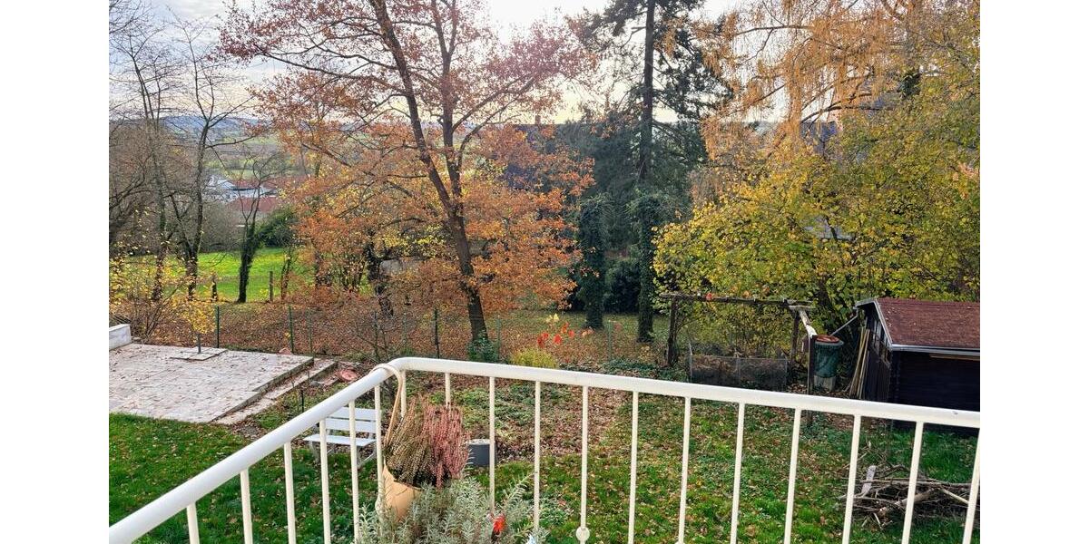 Helle, gut geschnittene 2,5-Zimmer-Wohnung mit EBK und Balkon 2.5 zimmer