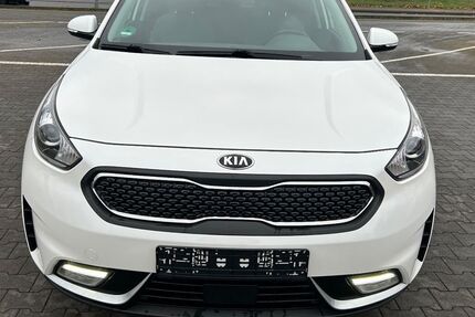 Kia Niro 143.239 km 12.499 &euro; Wiesbaden 65189