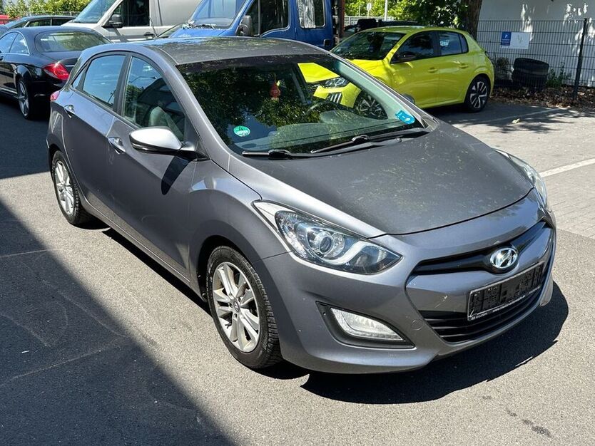 i30