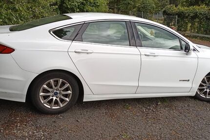 Ford Mondeo 180.800 km 8.400 € Glashütten 61479