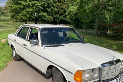 Mercedes-Benz 300 206.000 km 14.999 &euro; Rüdesheim am Rhein 65385