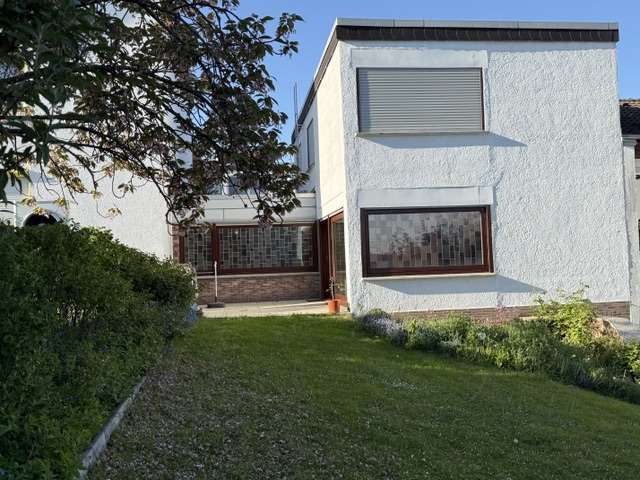 Einfamilienhaus Niedernhausen-Oberjosbach Oberjosbach - 5 Zimmer, 120 m&sup2;, 1.290&euro; | Angebot:26387149