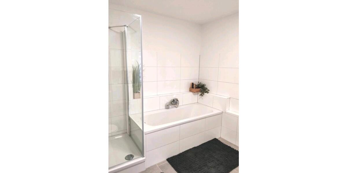 Dachgeschoßwohnung Wiesbaden Mainz-Kostheim - 1 Zimmer, 60 m&sup2;, 1.500&euro; | Angebot:25179944