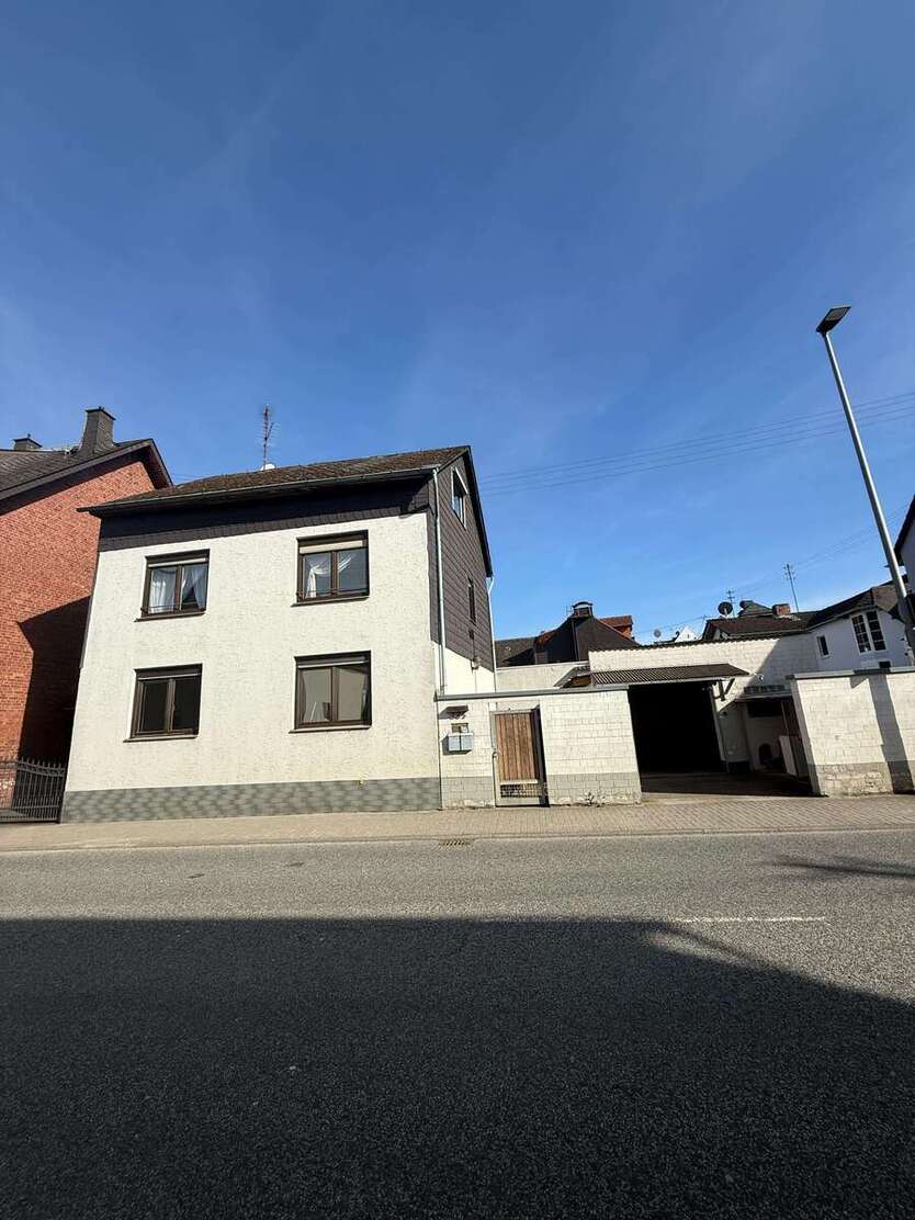 Haus zum Kaufen in Taunusstein-Wehen 345.000 € 141 m² 6 zimmer