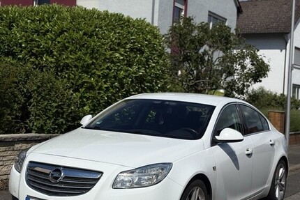 Opel Insignia 180.000 km 5.200 € Rüsselsheim am Main 65428
