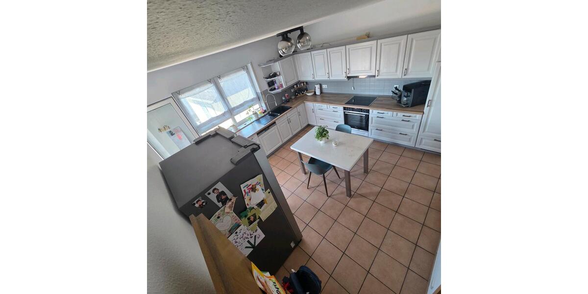 Dachgeschoßwohnung Harxheim - 4.5 Zimmer, 148 m&sup2;, 1.900&euro; | Angebot:26196443