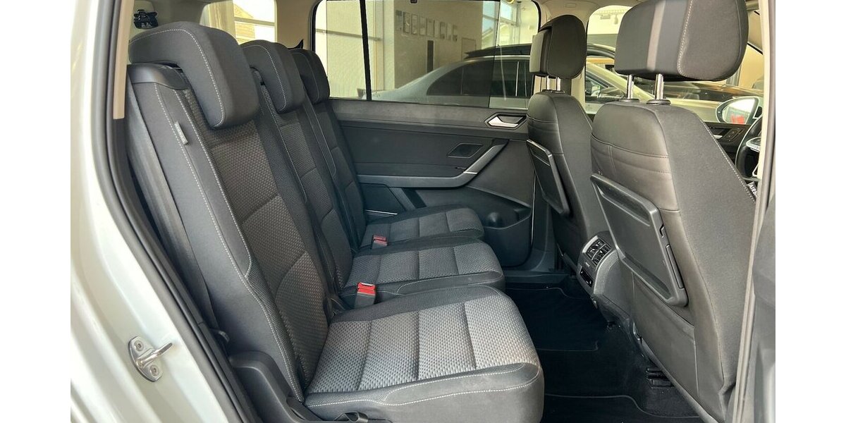 VW Touran Comfortline BMT Start-Stopp 7 Sitzer *Pano* 75.850 km 27.499 &euro; Mainz-Kostheim 55246