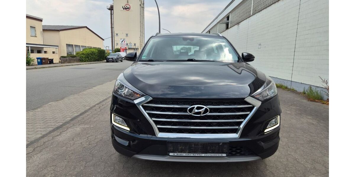 Hyundai TUCSON 153.000 km 10.999 &euro; Kelkheim ( Taunus ) 65779