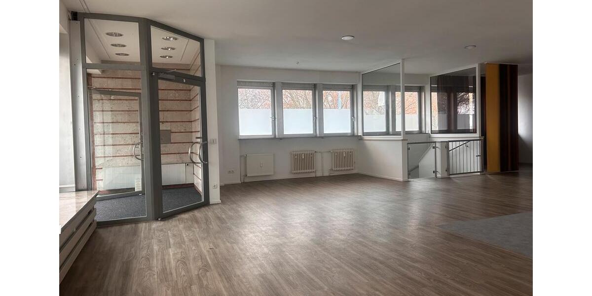 Gewerbeobjekt Loft 139qm in bester Lage von Mainz-Kastel zimmer