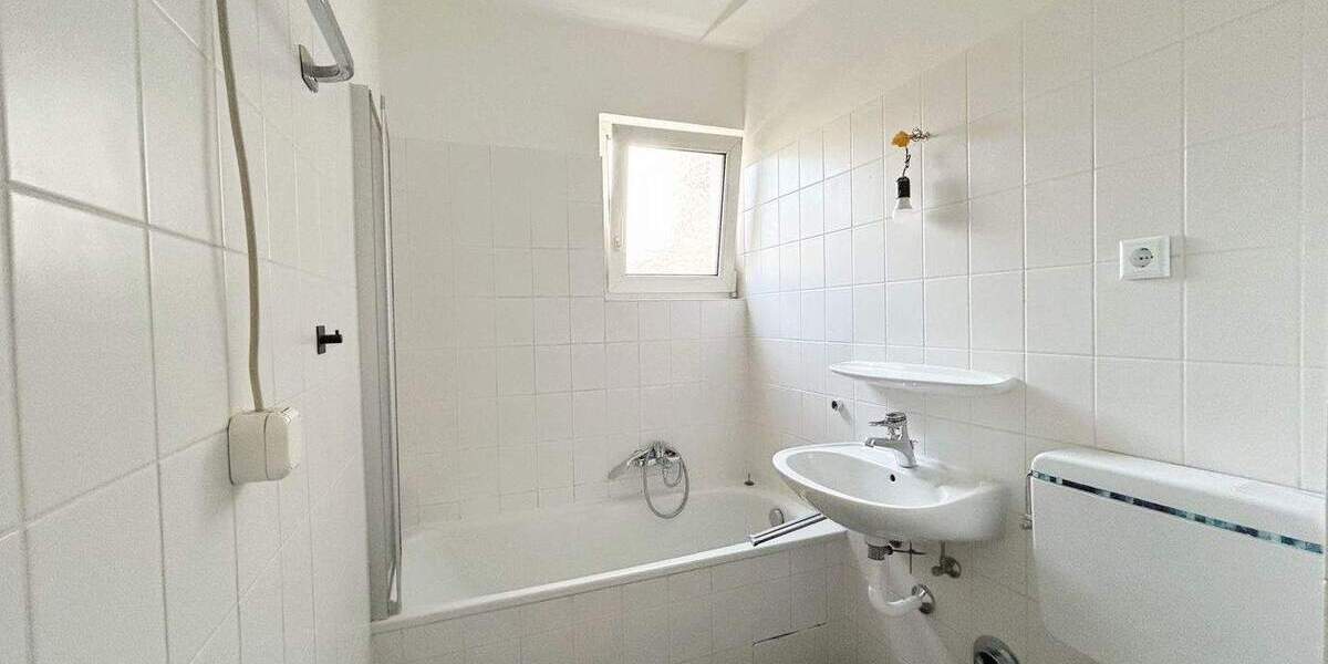 Etagenwohnung Hofheim - 3 Zimmer, 70 m&sup2;, 1.350&euro; | Angebot:25355815