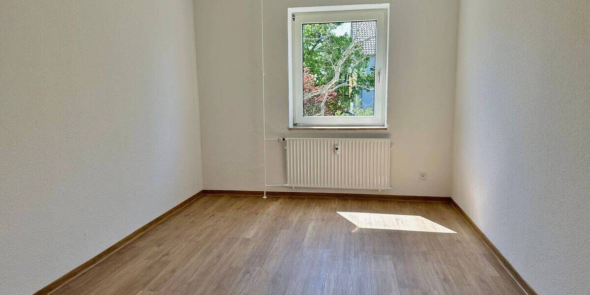 Etagenwohnung Wiesbaden Biebrich - 4 Zimmer, 85 m&sup2;, 1.150&euro; | Angebot:26388724