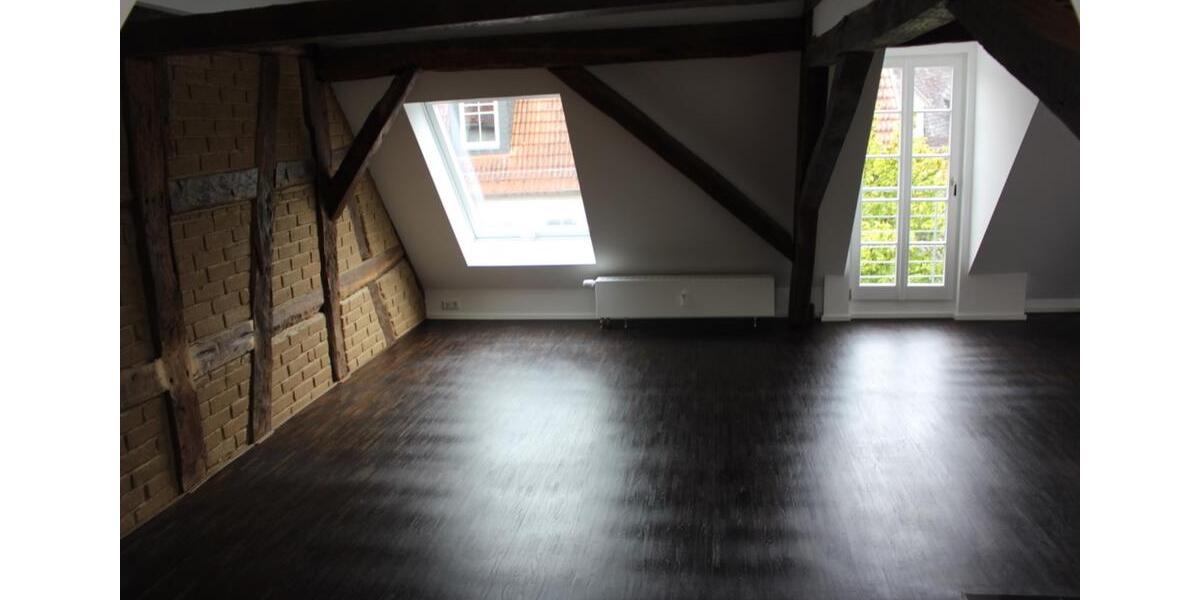 Dachgeschoßwohnung Idstein - 2 Zimmer, 82 m&sup2;, 1.130&euro; | Angebot:25759553