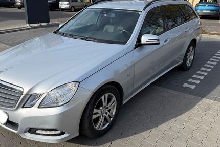 Mercedes-Benz 220 237.000 km 6.790 &euro; Bad Soden 65812