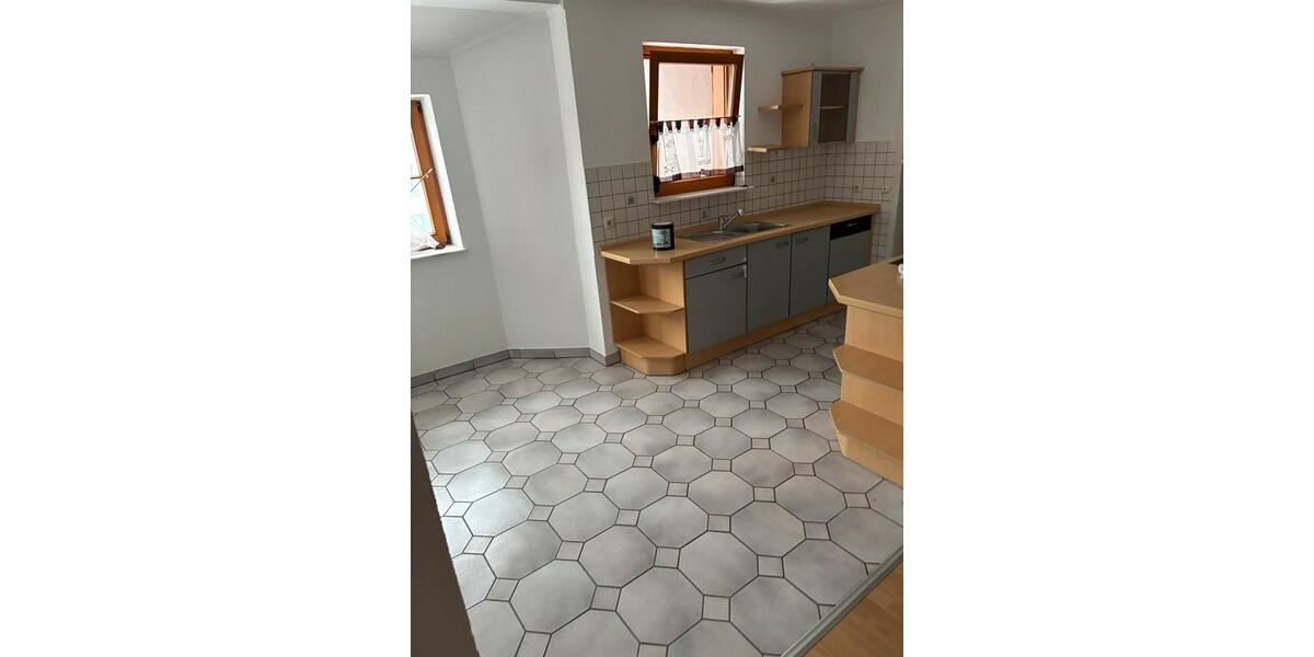 Etagenwohnung Idstein - 3 Zimmer, 100 m&sup2;, 1.100&euro; | Angebot:24701481