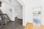 Großes freistehendes Einfamilienhaus seitlich der Biebricher Allee, hochwertige Ausstattung
