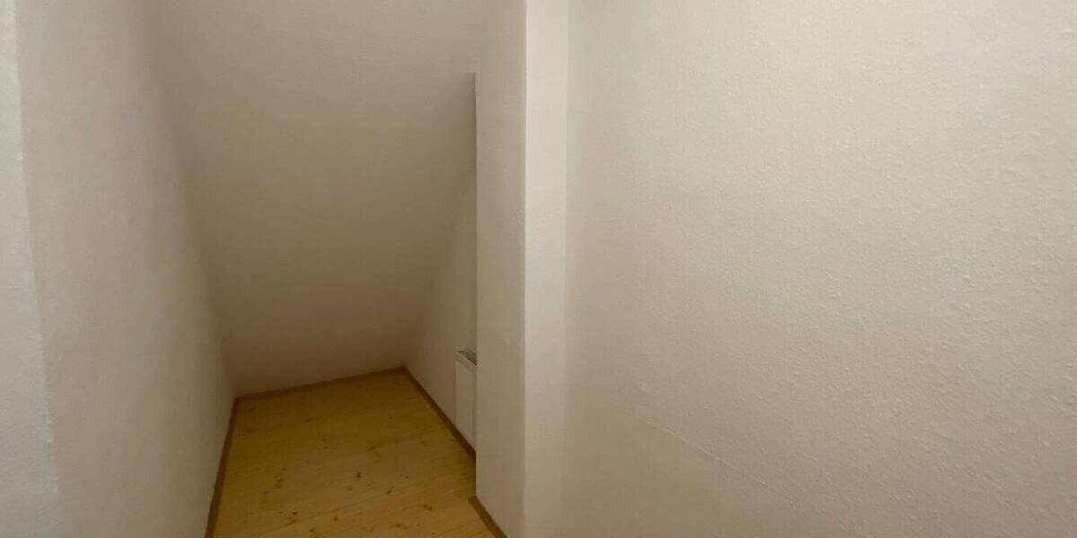 Etagenwohnung Mainz Weisenau - 2 Zimmer, 65 m&sup2;, 900&euro; | Angebot:26879012