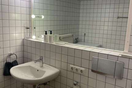 Zimmer Wiesbaden Nordost - 2 Zimmer, 1.350&euro; | Angebot:27341912