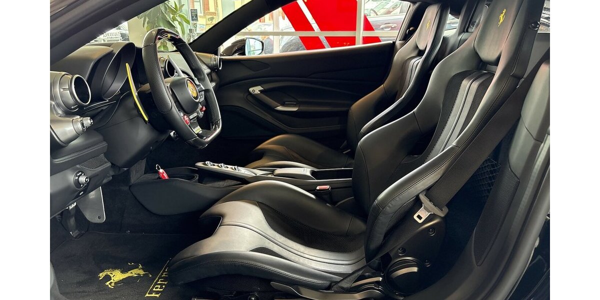 Ferrari F8 Tributo Racing|Lift|Carbon|Service neu|Garantie 16.209 km 285.999 &euro; Mainz-Kostheim 55246