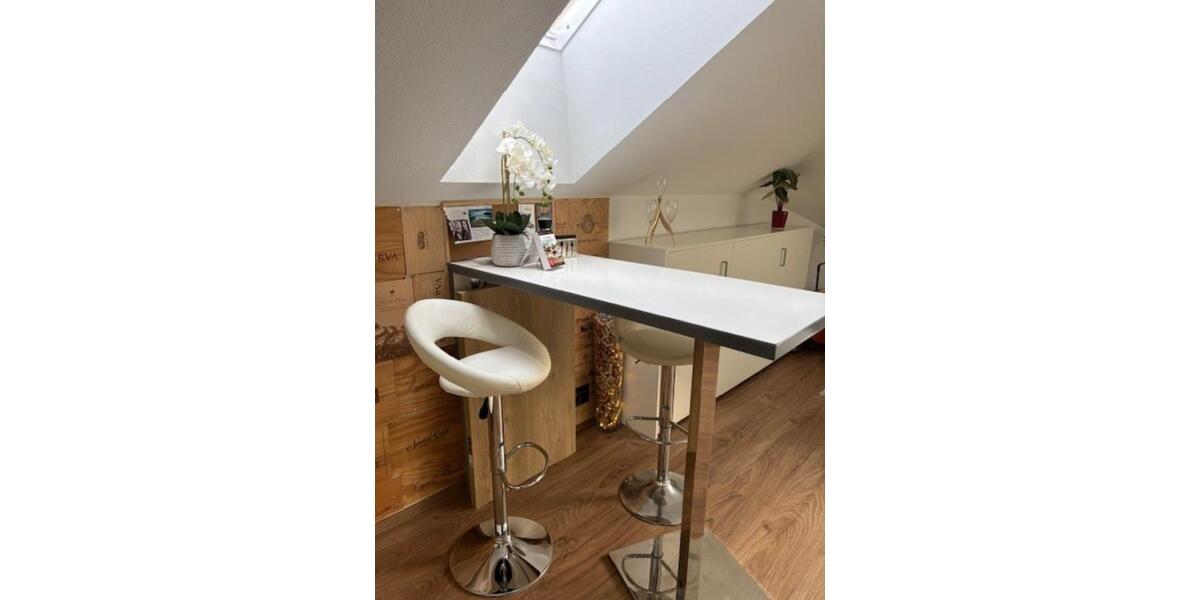 Dachgeschoßwohnung Wiesbaden Südost - 1.5 Zimmer, 35 m&sup2;, 990&euro; | Angebot:25811035