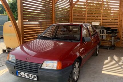 Opel Kadett 95.000 km 1.800 € Stadecken-Elsheim 55271