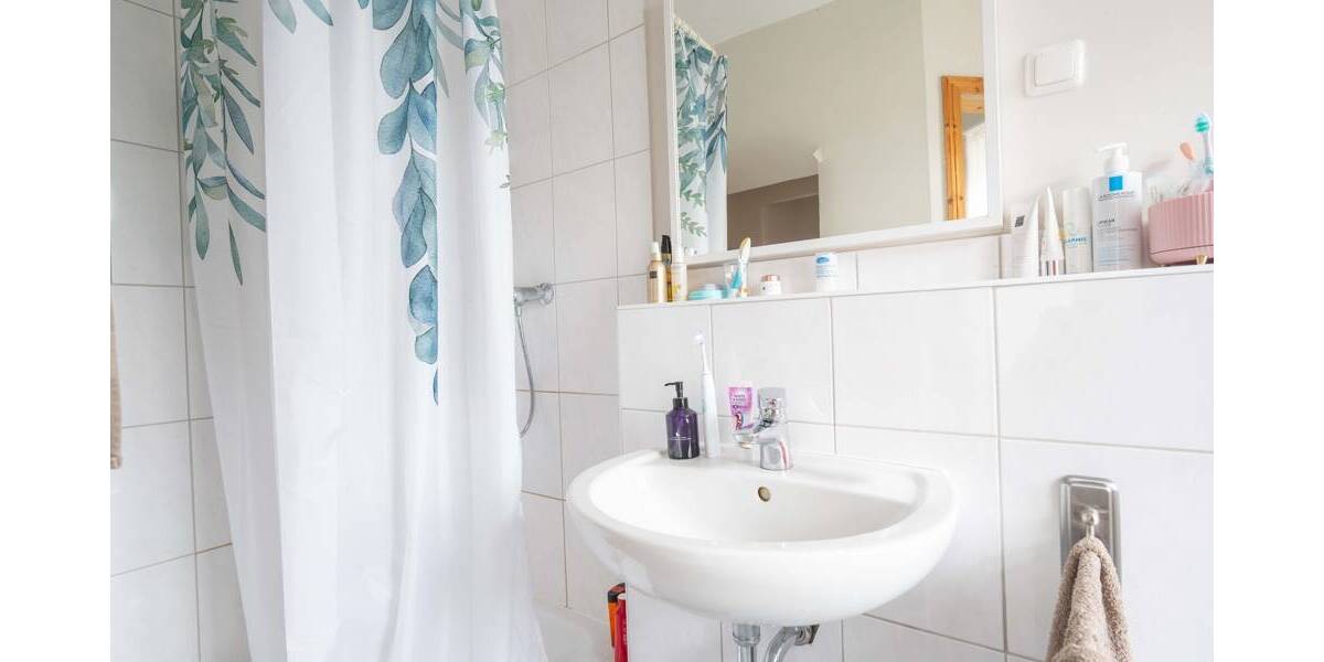 Denkmalgeschützes Hofanwesen - derzeit in sechs Einheiten aufgeteilt - mit vielen Optionen 8 zimmer