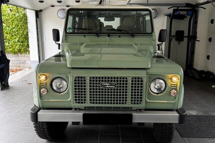 Land Rover Defender 24.864 km 79.800 € Bad Soden am taunus 65812