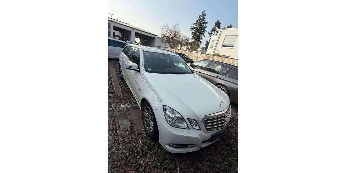 Mercedes-Benz 200 195.000 km 9.500 &euro; Wiesbaden, Landeshauptstadt 65191
