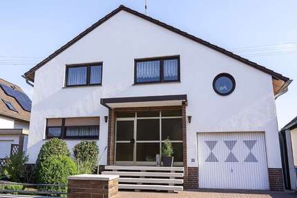 Haus zum Kaufen in Hattersheim 645.000 € 185 m² 6 zimmer