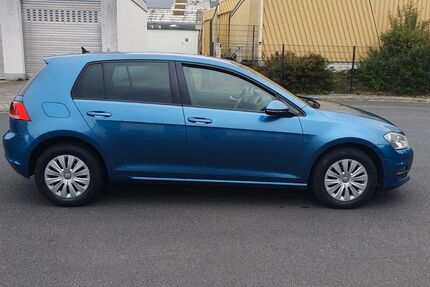 VW Golf 123.233 km 10.300 € Kronberg 61476
