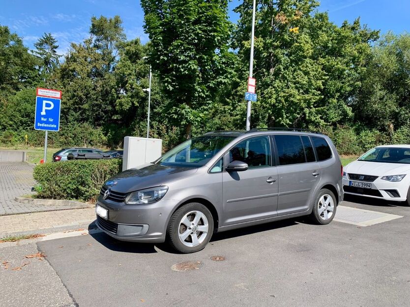 VW Touran 238.000 km 7.300 € Wiesbaden 65197
