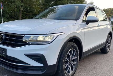 VW Tiguan 54.000 km 26.599 &euro; Eppstein 65817