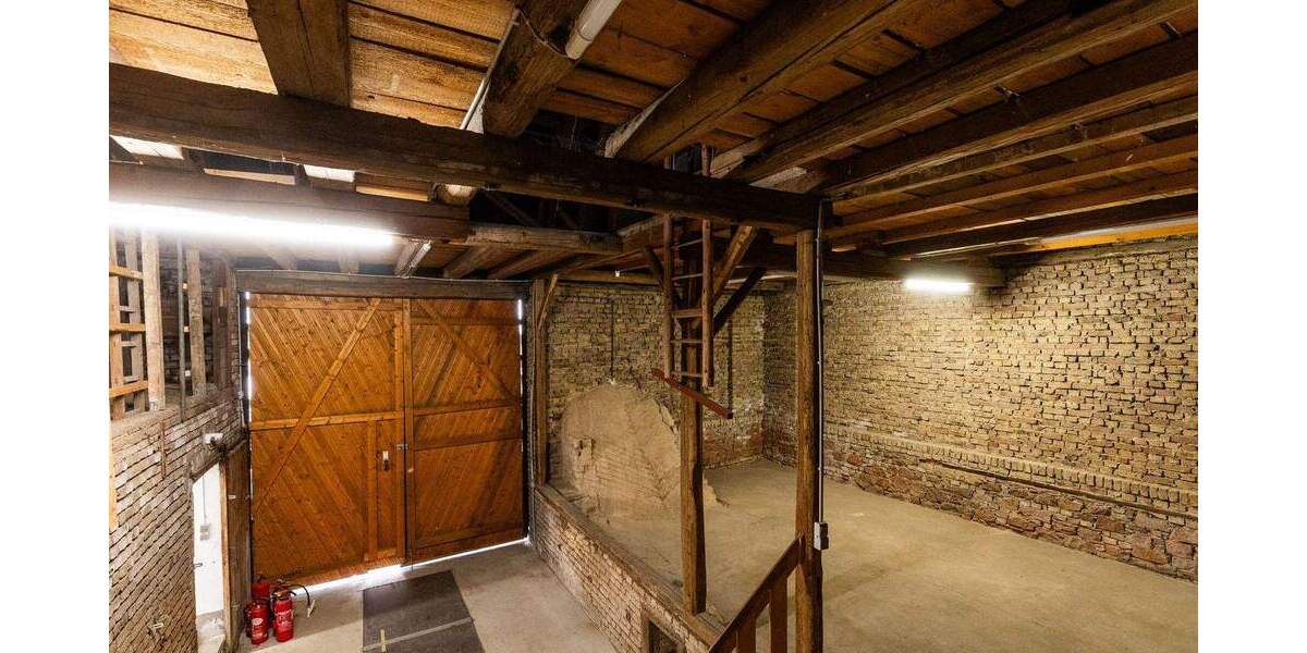 Gewerbeobjekt Bischofsheim - 5 Zimmer, 267 m&sup2;, 4.260&euro; | Angebot:25814102