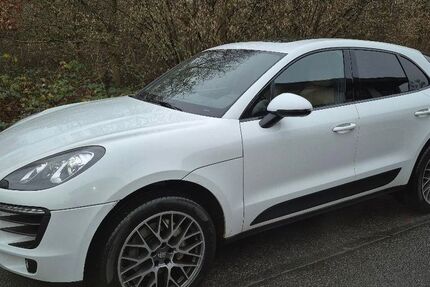 Porsche Macan 117.000 km 27.800 € Niedernhausen 65527